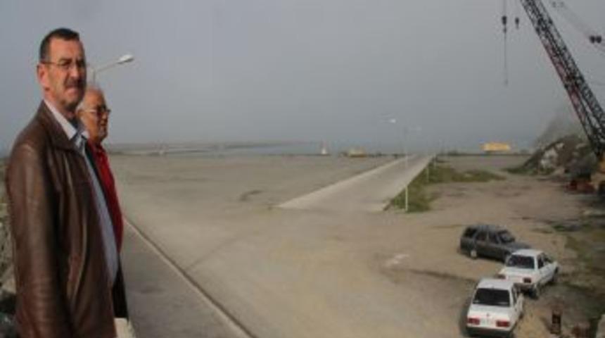 Tirebolu Balık&ccedil;ı Barınağının Liman Olmasına Tepki