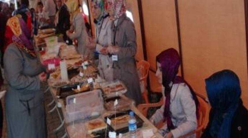 Yoksul &ccedil;ocuklar yararına kermes