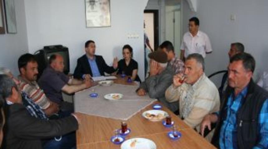 Burhaniye'de  Ak Parti  Muhtarlarla Bir Araya Geldi