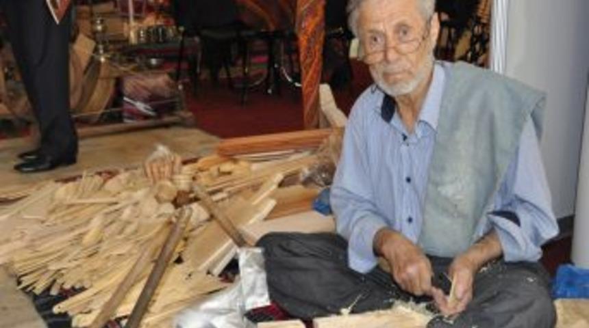 Ahşap Ustası Ata Yadigarını Yaşatıyor