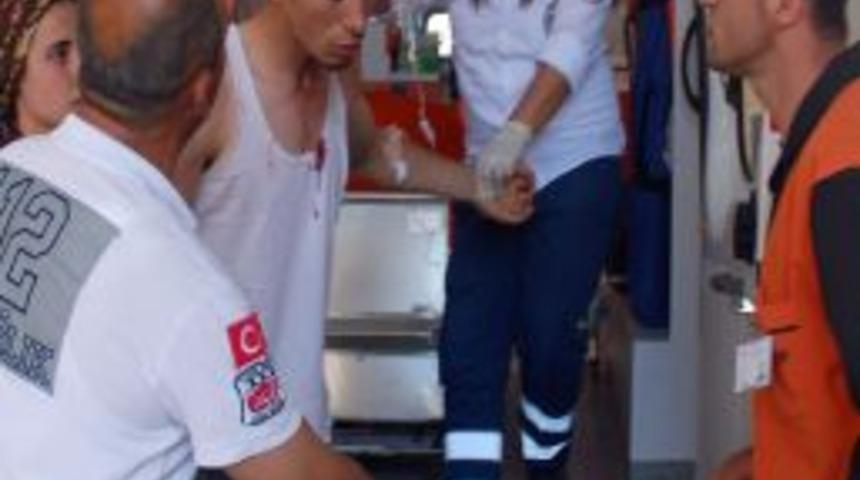 Adıyaman'da Bı&ccedil;aklı Kavga: 2 Yaralı