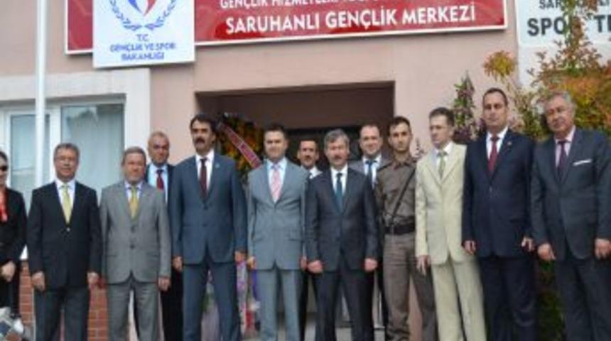 Saruhanlı'da gen&ccedil;lik merkezi a&ccedil;ıldı