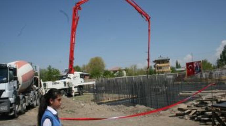 Iğdır'da 200 Yataklı &Ouml;ğrenci Yurdunun Temeli Atıldı