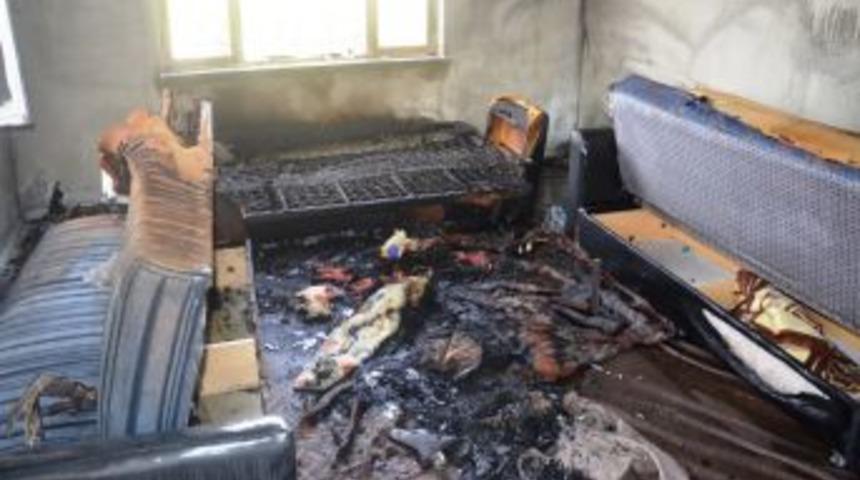 Yangın Bir Odayı K&uuml;l Etti