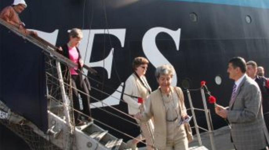 Bartın&rsquo;a gelen 335 turiste davullu zurnalı karşılama