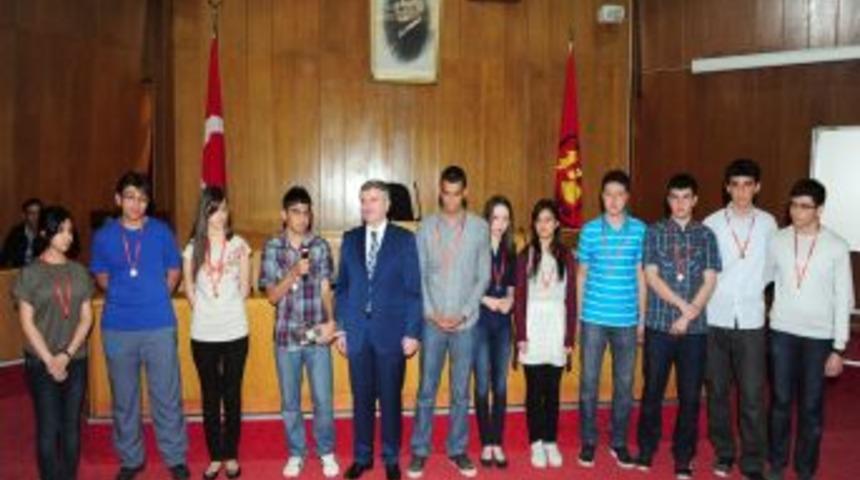 Ygs'de Dereceye Giren &Ouml;ğrenciler &Ouml;d&uuml;llendirildi