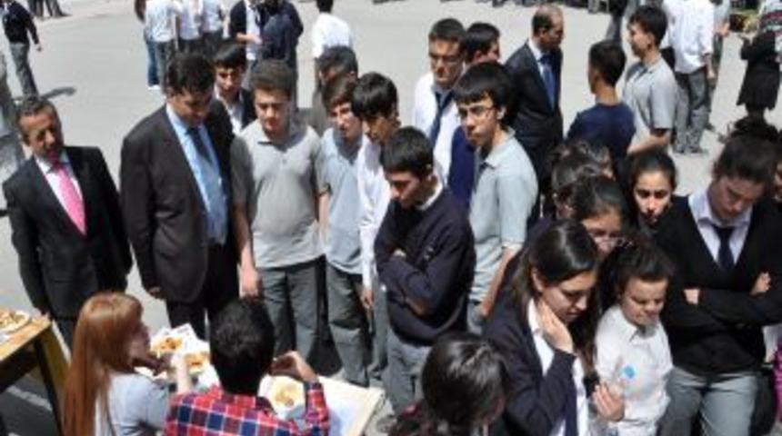 Meram'da &Ouml;ğrencilere Tercih Desteği