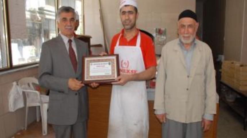 &Ouml;rnek fırına teşekk&uuml;r belgesi verildi