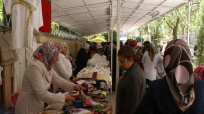 Kilis&rsquo;te &ouml;ğrenciler yararına kermes