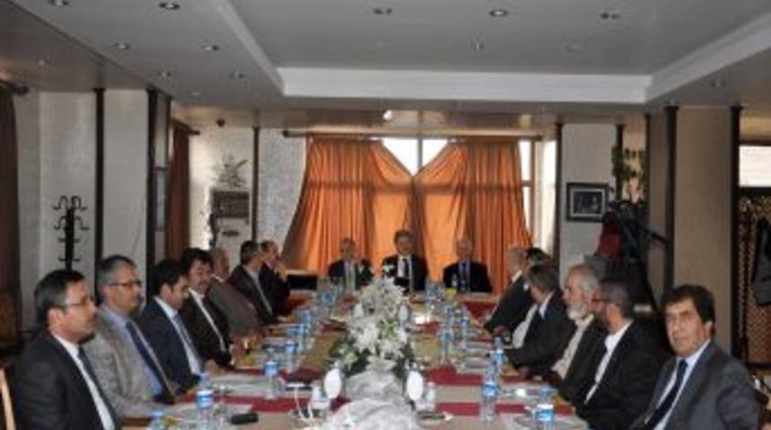 Malatya b&uuml;y&uuml;kşehir olmayı konuşuyor