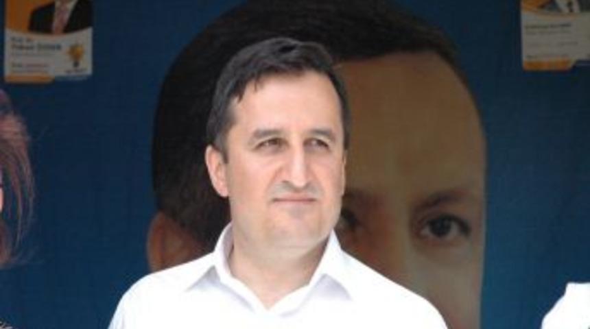 Prof. Dr. Y&uuml;ksel &Ouml;zden Doğu Timor'da