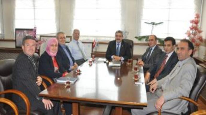 Eğitime Destek Veren Başkan Alıcık'a Teşekk&uuml;r Ziyareti