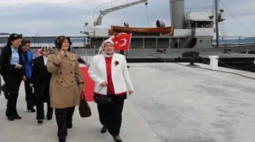 Hayr&uuml;nnisa G&uuml;l, Nusret Mayın Gemisi'ni gezdi