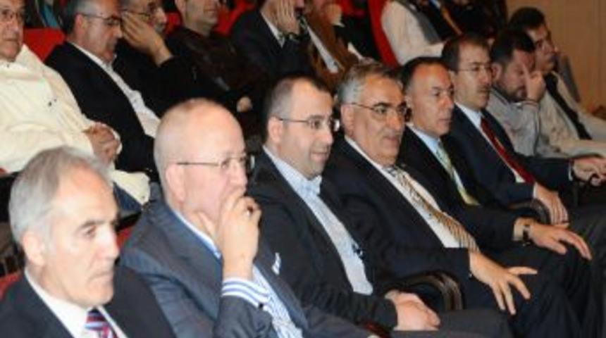 Ahmet Turan Alkan: Ne sağcılık ne solculuk, insanın ahlaki ekseni d&uuml;zg&uuml;n olmalı