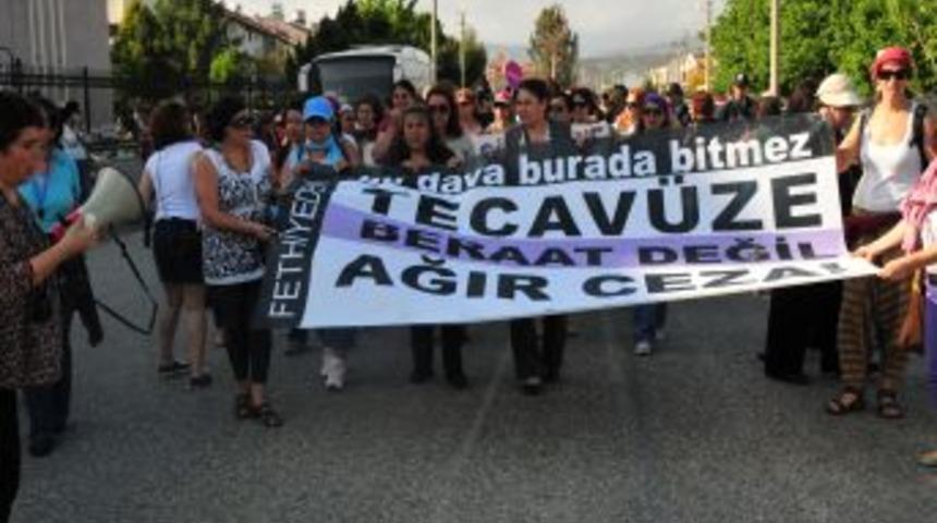 Fethiye'de g&ouml;r&uuml;len toplu tecav&uuml;z davasında sanıklar beraat etti