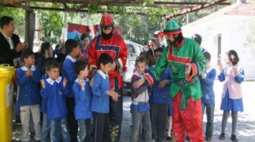 Hem Eğlendiler, Hem Öğrendiler