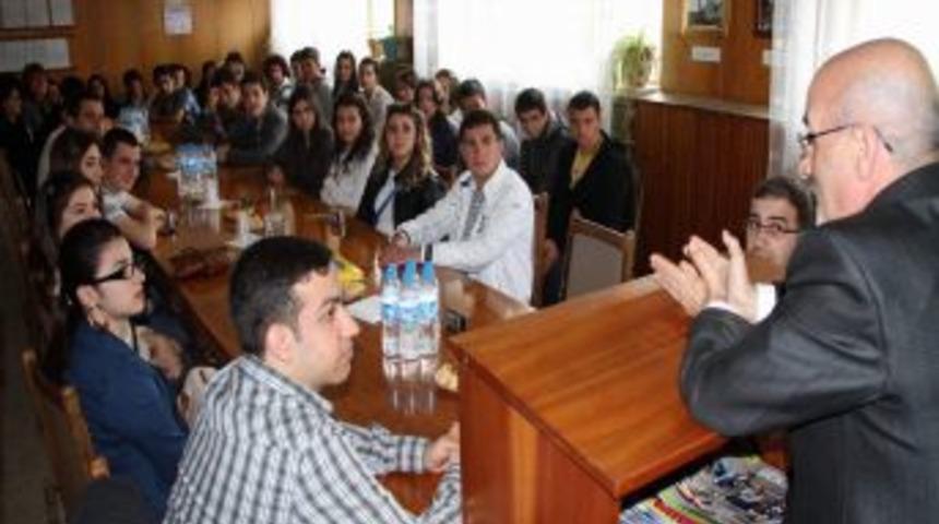 T&uuml;rkiye'yi Boğaz K&ouml;pr&uuml;leri, Baklava, Diziler Ve Fenerbah&ccedil;e İle Hatırlıyorlar