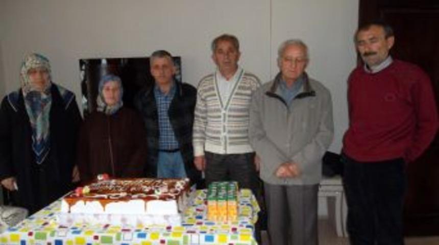 Emeklilere Toplu Doğum G&uuml;n&uuml; Partisi