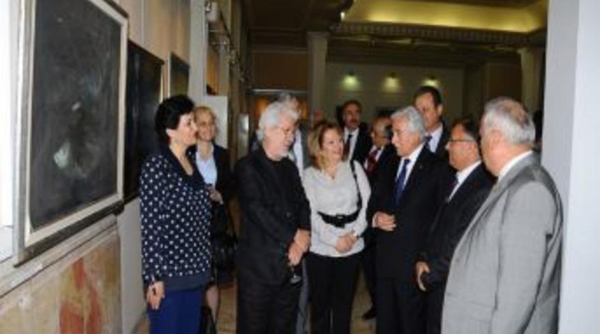 Bu Sergi Ka&ccedil;maz