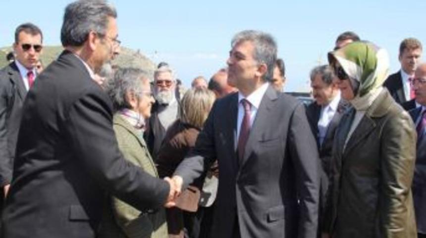 Cumhurbaşkanı G&uuml;l G&ouml;k&ccedil;eada'da