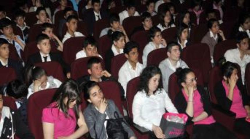 Yenimahalle'de Liselerde Madde Bağımlılığı Semineri