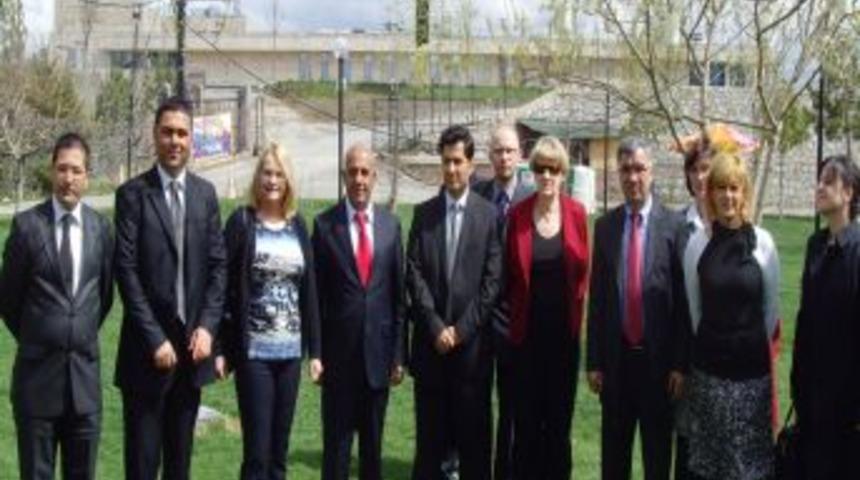 Polonyalı heyet, &Ccedil;ubuk Sosyal G&uuml;venlik Merkezi'ni inceledi