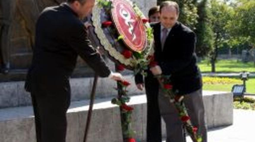 D&uuml;nya Veteriner Hekimler G&uuml;n&uuml;