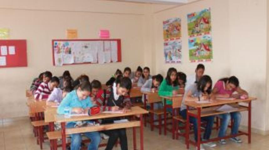 Azim Okuma Salonu'nun Seviye Tespit Sınavı yoğun ilgi g&ouml;rd&uuml;