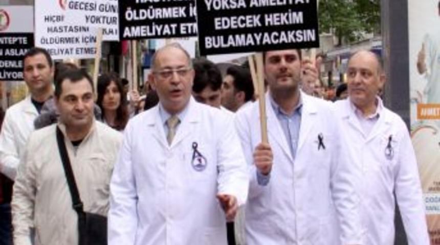 Hekime y&ouml;nelik şiddete karşı Sağlık Bakanlığı hukuki destek verecek