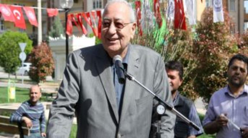 Gaziantep B&uuml;y&uuml;kşehir Belediyesi'nden Cemil Sait Barlas&rsquo;a vefa