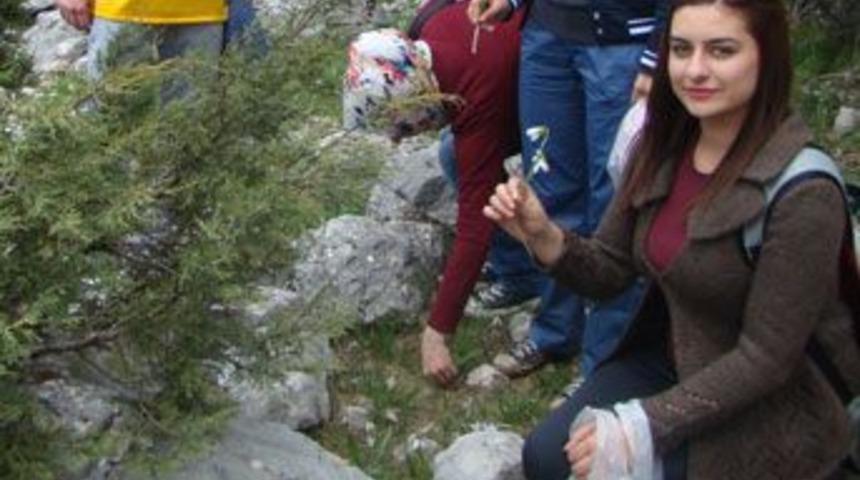 &Uuml;niversite &ouml;ğrenciler yaylada derste