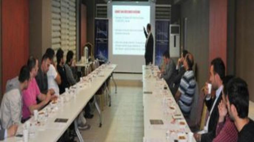 İnşaat ve yapı malzemeleri satıcılarına yeni ticaret kanunu anlatıldı