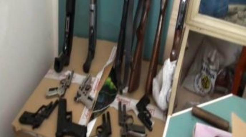 Ankara'da sahte silah yapan &ccedil;ete &ccedil;&ouml;kertildi: 4 g&ouml;zaltı