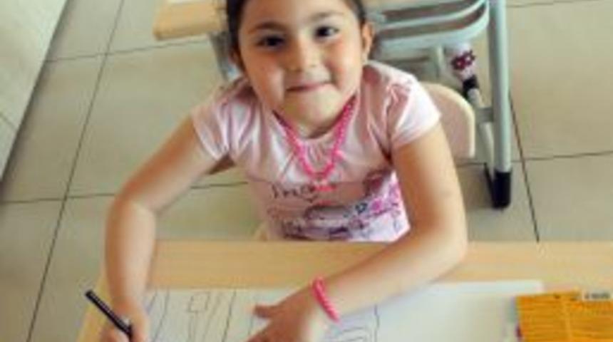 Kahramankent İlk&ouml;ğretim Okulu'nda boyama şenliği d&uuml;zenlendi