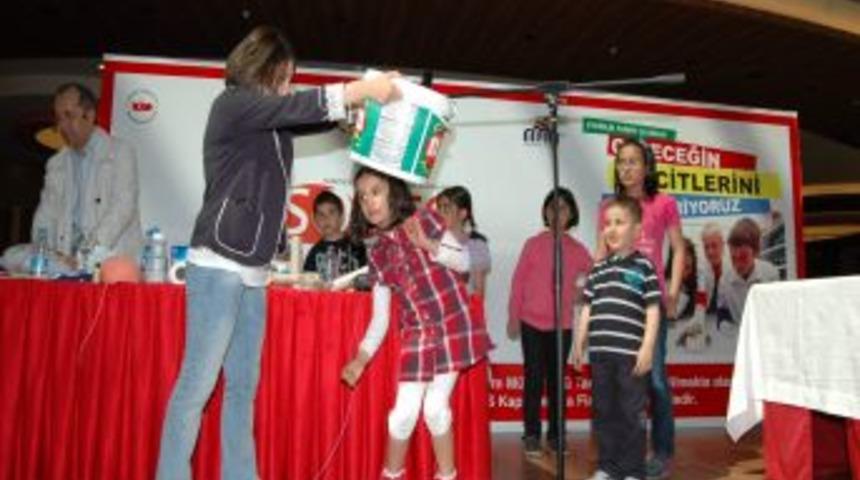 &Ccedil;ocuklar Atık Malzemelerin G&ouml;sterisi İle Eğlendi