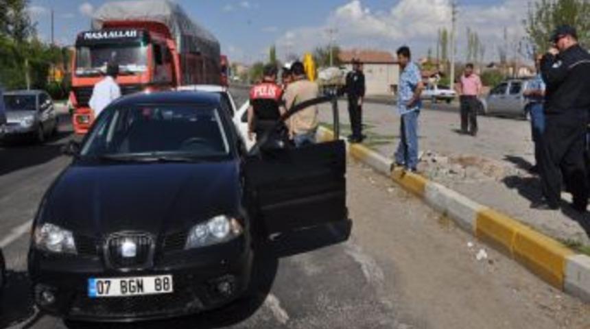 Hırsızlık zanlıları, kovalamacanın ardından Aksaray&rsquo;da yakalandı