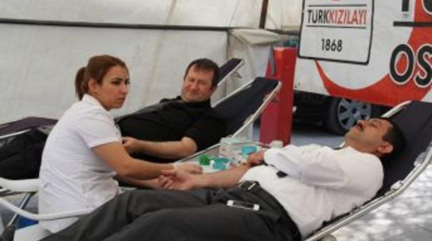Kızılay'ın Kan Bağışına Yoğun İlgi