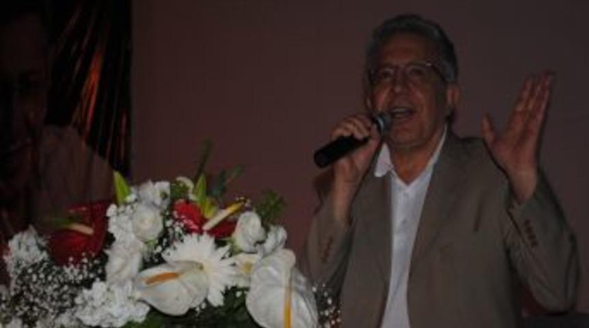 Z&uuml;lf&uuml; Livaneli: &Ccedil;etin Doğan'ın Duvarlar şarkımı se&ccedil;im m&uuml;ziği yapmasına şaşırdım