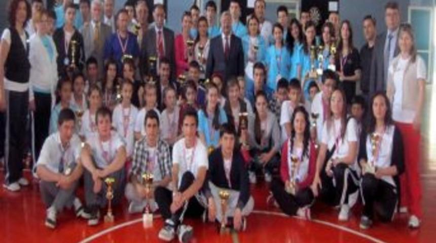 Şampiyon &Ouml;ğrenciler &Ouml;d&uuml;llerine Kavuştu
