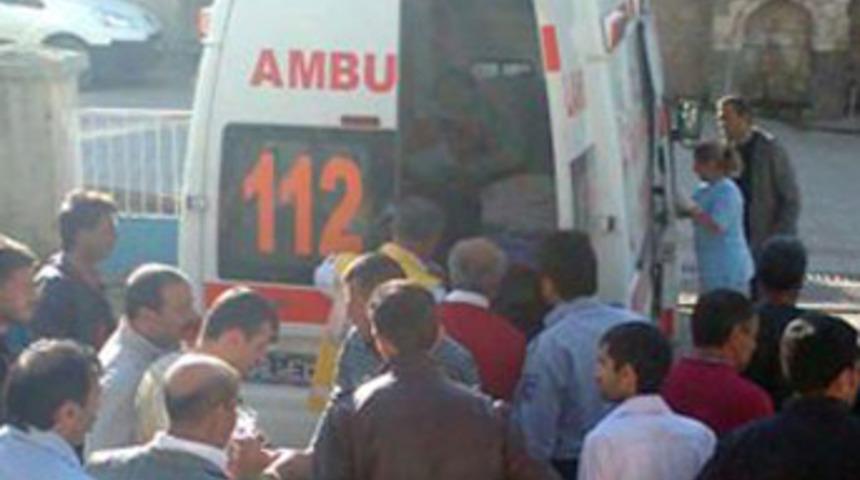 Anne ve babasına kurşun yağdırdı