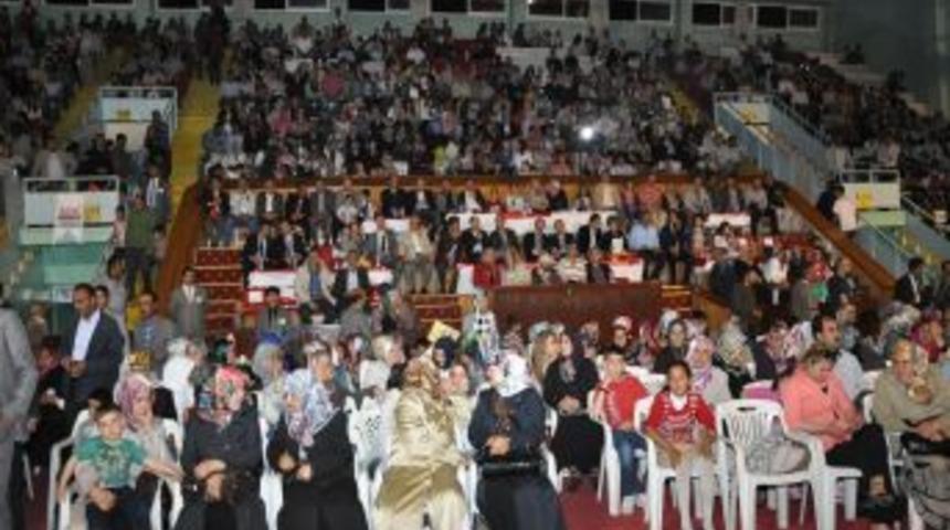 Kitap okuma yarışında dereceye girenler g&ouml;rkemli t&ouml;renle &ouml;d&uuml;llendirildi