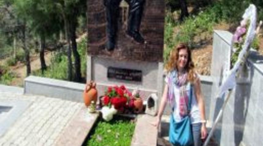 Ali Ekber &Ccedil;i&ccedil;ek, Mezarı Başında Anıldı