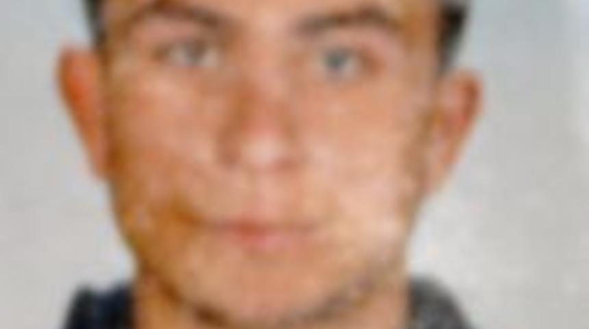 Trenin &Ouml;n&uuml;ne Atlayarak İntihar Etti