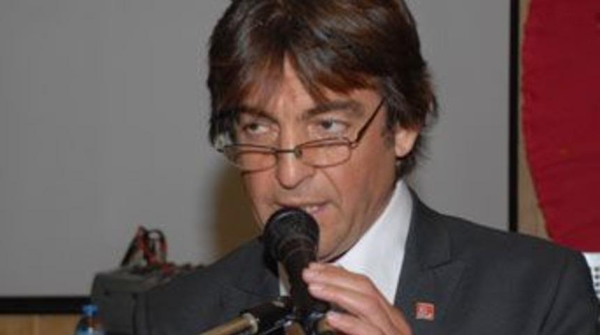 CHP'de yeni başkan Ahmet &Ouml;zt&uuml;rk