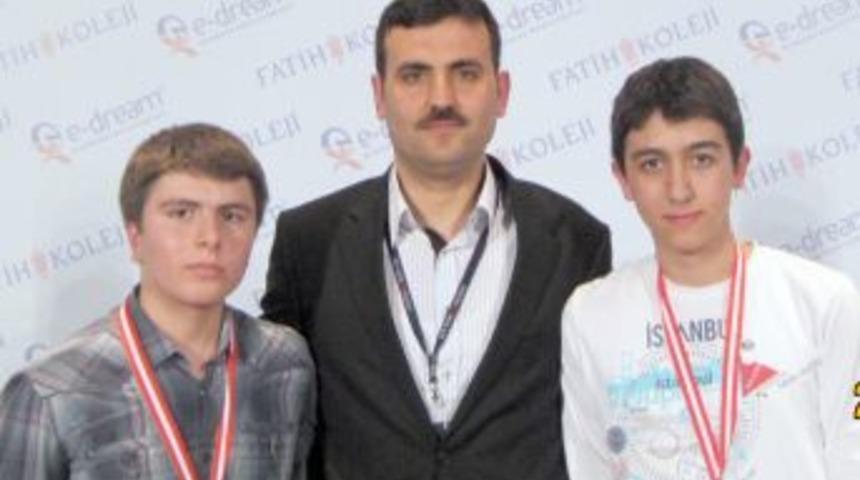 Şehzade'nin &ouml;ğrencileri, 2 altın madalya ile d&ouml;nd&uuml;