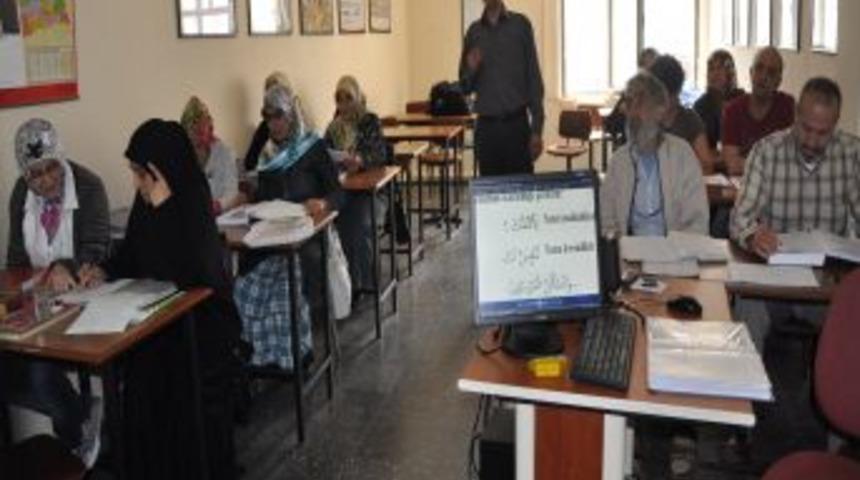 Arap turist gelince esnaf Arap&ccedil;a kursuna rağbet etti