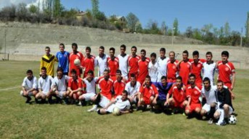 &Uuml;niversiteliler Futbol Turnuvasında Buluştu