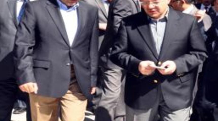 Sağlık Bakanı Recep Akdağ Yht İle Eskişehir'e Geldi