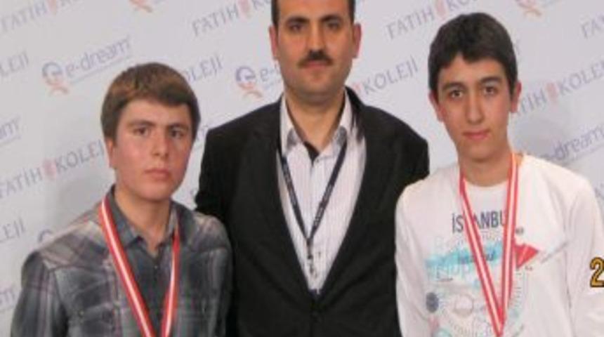 Şehzade Mehmet'e Bilgisayar Olimpiyatında 2 Altın Madalya