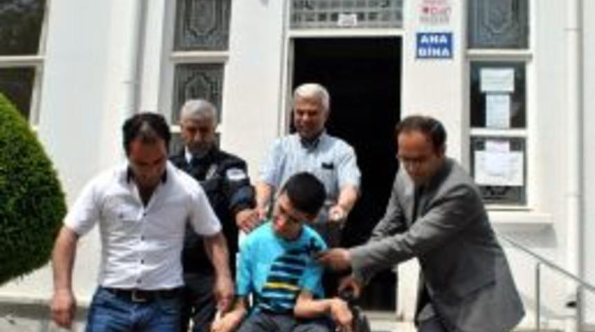 Engelli Mustafa'nın Başarı &Ouml;yk&uuml;s&uuml;